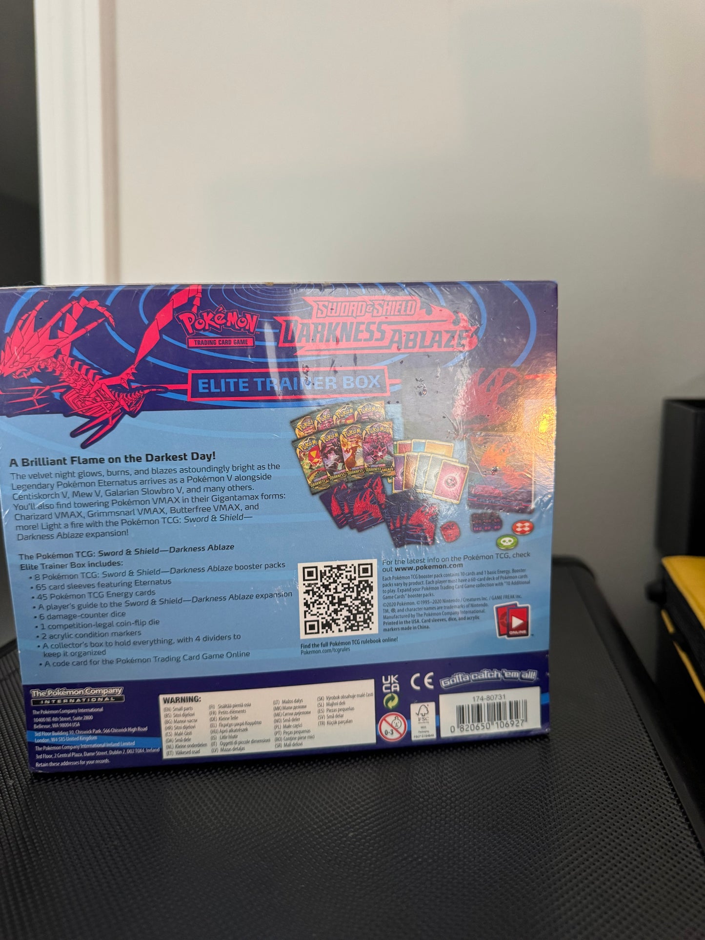 Pokémon Darkness Ablaze Elite trainer box